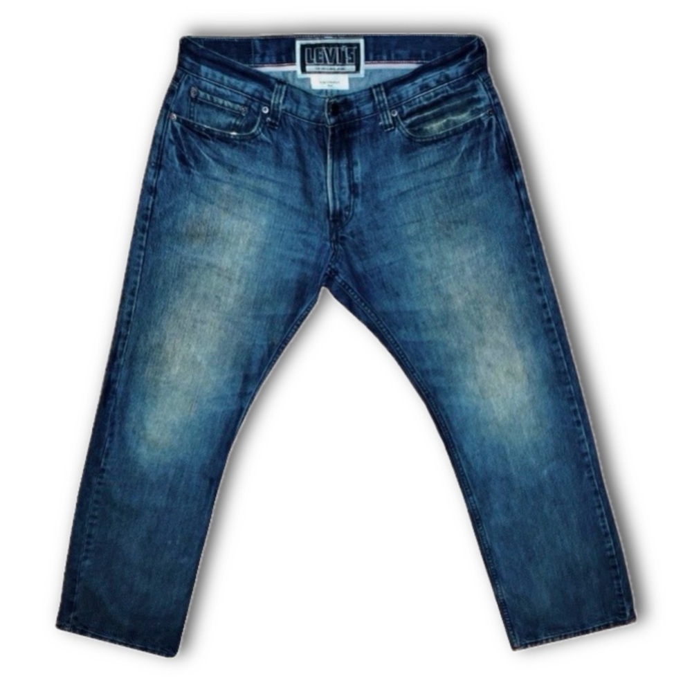 Men’s 514 darn blue, slim straight Levi Jeans. Size W34 L32.  100% cotton.